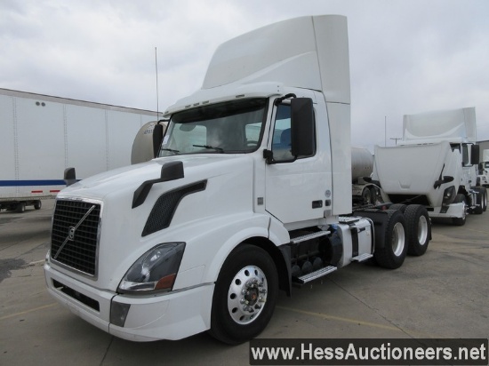 2017 VOLVO VNL64T300 T/A DAYCAB, HESS REPORT IN PHOTOS, 422182 MILES ON ODO