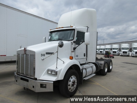 2011 KENWORTH T800 T/A DAYCAB, HESS REPORT IN PHOTOS, 815874 MILES ON ODO,