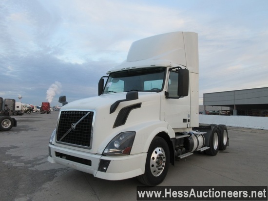2015 VOLVO VNL T/A DAYCAB, HESS REPORT IN PHOTOS, 630111 MILES ON ODO, 5000