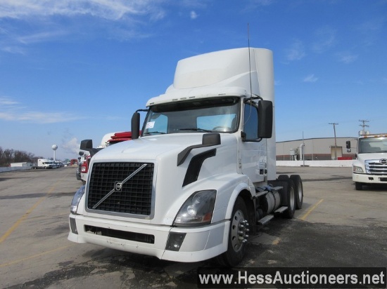 2015 VOLVO VNL64T300 T/A DAYCAB, HESS REPORT IN PHOTOS, 722148 MILES ON ODO