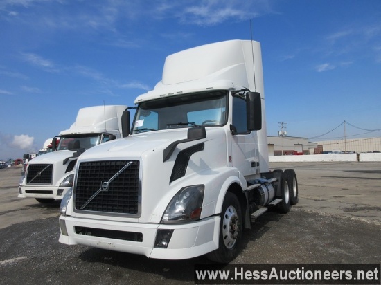 2015 VOLVO VNL64T300 T/A DAYCAB,HESS REPORT IN PHOTOS,  621078 MILES ON ODO
