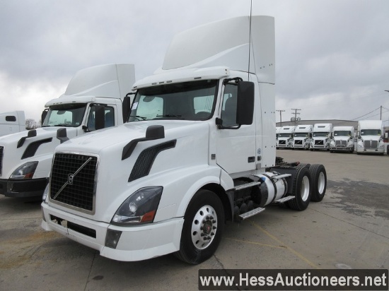 2015 VOLVO VNL64T300 T/A DAYCAB, HESS REPORT IN PHOTOS, 686645 MILES ON ODO