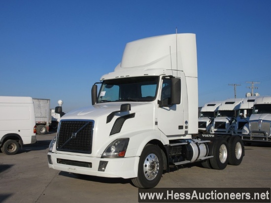 2015 VOLVO T/A DAYCAB,HESS REPORT IN PHOTOS,  595449 MILES ON ODO, ECM 5954