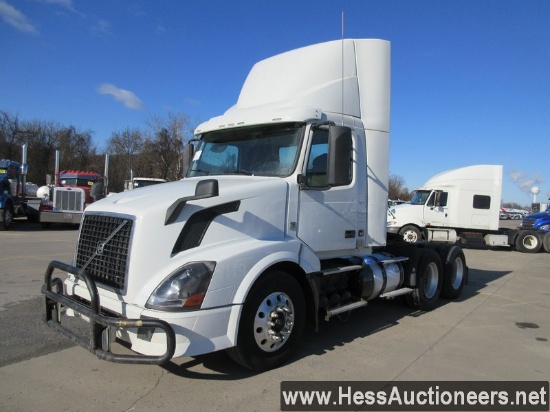 2015 VOLVO VNL64T300 T/A DAYCAB, HESS REPORT IN PHOTOS, 617304 MILES ON ODO