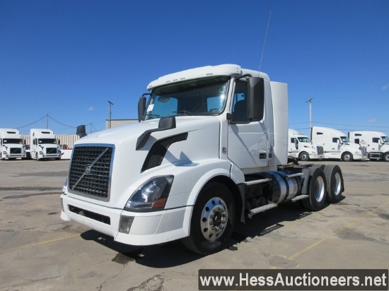 2015 VOLVO VNL T/A DAYCAB, HESS REPORT IN PHOTOS, 530572 MILES ON ODO, ECM