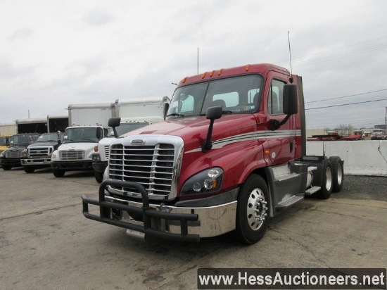 2015 FREIGHTLINER CASCADIA T/A DAYCAB, 576834 MILES ON ODO, ECM 276835, 523