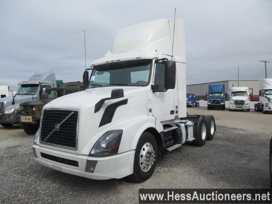 2017 VOLVO VNL64T300 T/A DAYCAB, HESS REPORT IN PHOTOS, 582322 MILES ON ODO