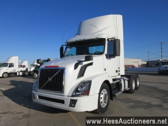 2016 VOLVO VNL64T300 T/A DAYCAB, HESS REPORT IN PHOTOS, 513,762 MILES ON OD