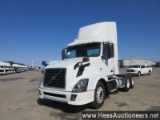 2015 VOLVO VNL64T300 T/A DAYCAB, HESS REPORT IN PHOTOS, 546772 MILES ON ODO