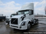 2016 VOLVO VNL T/A DAYCAB, HESS REPORT IN PHOTOS, 543790 MILES ON ODO, ECM