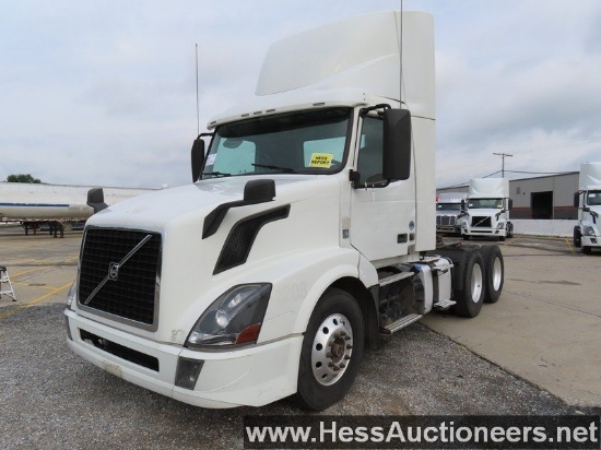 2016 VOLVO VNL64T300 T/A DAYCAB