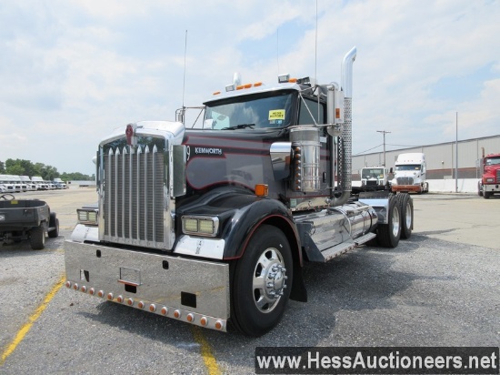 2015 KENWORTH W900L T/A DAYCAB