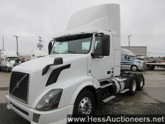 2015 VOLVO VNL T/A DAYCAB,HESS REPORT IN PHOTOS,  572554 MILES ON OD, ECM 5