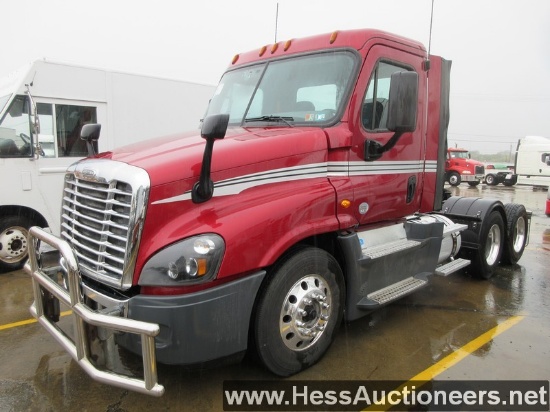 2016 FREIGHTLINER CASCADIA T/A DAYCAB, TITLE DELAY, 635665 MILES ON OD, 523