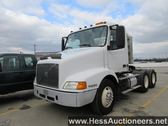 1999 VOLVO T/A DAYCAB, 326163 MILES ON OD, 325979 MILES ON ECM, 49478 GVW,