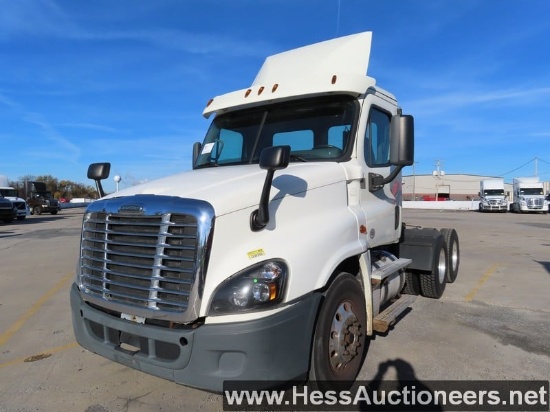 2016 FREIGHTLINER CASCADIA T/A DAYCAB, HESS REPORT IN PHOTOS, 488739 MILES