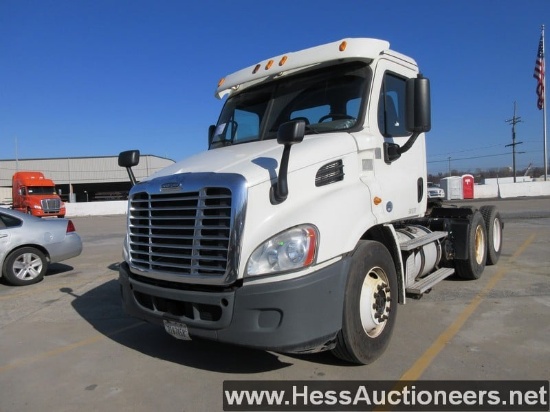 2014 FREIGHTLINER CASCADIA T/A DAYCAB, HESS REPORT IN PHOTOS, 192421 MILES