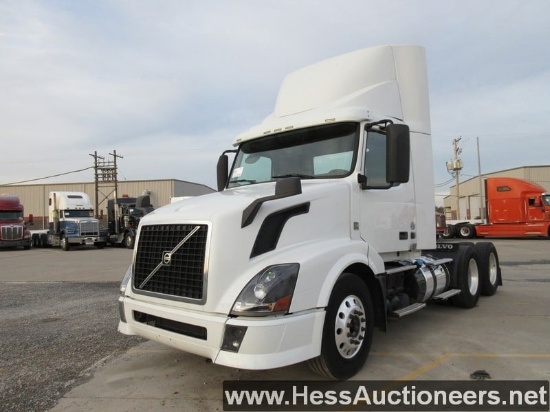 2015 VOLVO VNL64T300 T/A DAYCAB,  TITLE DELAY, HESS REPORT IN PHOTOS, 67747