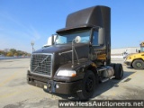 2005 VOLVO VNM S/A DAYCAB, 1139254 MILES ON OD, 31960 GVW, VOLVO VED D12 6