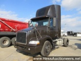 2005 VOLVO VNM S/A DAYCAB, 215694 MILES ON OD, 215694 MILES ON ECM, 31960 G