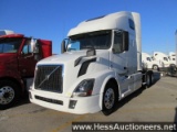 2017 VOLVO VNL670 T/A SLEEPER, HESS REPORTS IN PHOTOS,513435 MILES ON ODO,