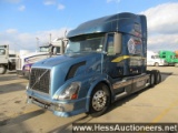 2006 VOLVO VNL T/A SLEEPER, 1,289,132 MILES ON ODO, 51200 GVW, VOLVO D12 6