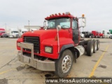 1995 MACK RD6885 TRI-AXLE CAB CHASSIS, TITLE DELAY, 599721 MILES ON OD, 78000 GV