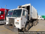 2002 PETERBILT 320 TRASH TRUCK, 66000 GVW, CUMMINS ISM 6 CYL 320 HP ENG, JA