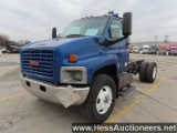 2003 GMC C7500 CAB CHASSIS, NOT ROAD WORTHY, NEEDS TOWED,  277807 MILES ON