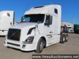 2008 VOLVO VNL T/A SLEEPER, RECONSTRUCTED TITLE, 1336223 MILES ON OD, 50350