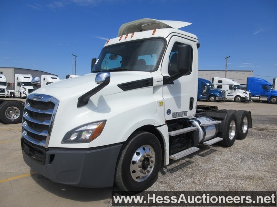 2019 FREIGHTLINER CASCADIA T/A DAYCAB, HESS REPORT IN PHOTOS, 82073 MILES O