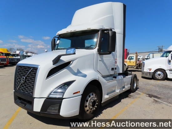 2019 VOLVO VNL S/A DAYCAB, HESS REPORT IN PHOTOS,  385085 MILES ON OD, FULL