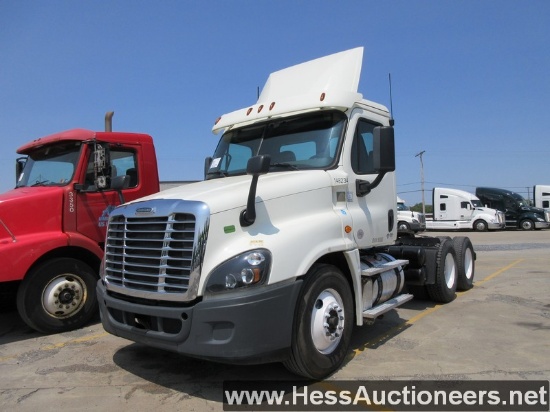 2016 FREIGHTLINER CASCADIA T/A DAYCAB, HESS REPORT IN PHOTOS, 312693 MILES