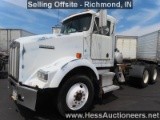 2004 KENWORTH T800 T/A DAYCAB, SELLING OFFSITE: RICHMOND, INDIANA, 799426 M