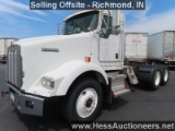2004 KENWORTH T800 T/A DAYCAB, SELLING OFFSITE: RICHMOND, INDIANA, 889615 M