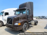 2006 VOLVO VNM S/A DAYCAB, HESS REPORT IN PHOTOS, 1199699 MILES ON OD, ECM