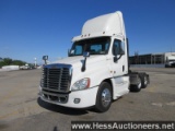 2013 FREIGHTLINER CASCADIA T/A DAYCAB, HESS REPORT IN PHOTOS, 456184 MILES