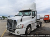 2013 FREIGHTLINER CASCADIA T/A DAYCAB, HESS REPORT IN PHOTOS, 427187 MILES