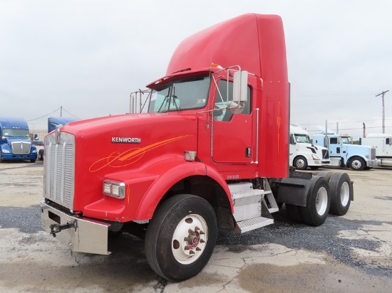 2005 KENWORTH  T800 T/A DAYCAB