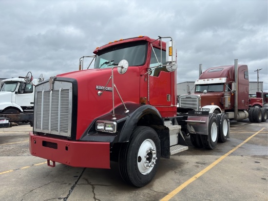 1999 KENWORTH T800 T/A DAYCAB
