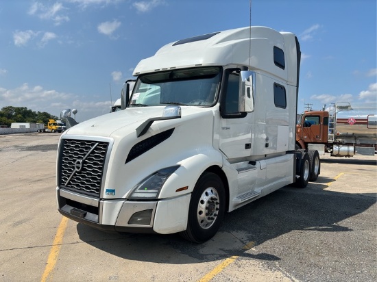 2020 VOLVO VNL T/A SLEEPER