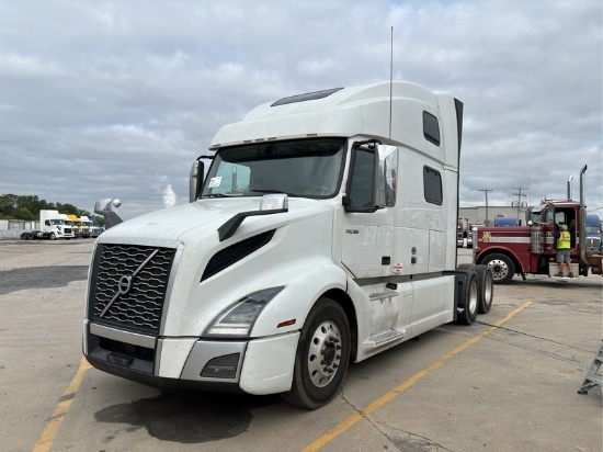2020 VOLVO VNL860 T/A SLEEPER