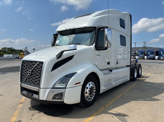 2020 VOLVO VNL T/A SLEEPER