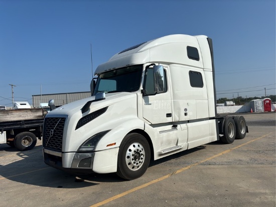 2020 VOLVO VNL860 T/A SLEEPER