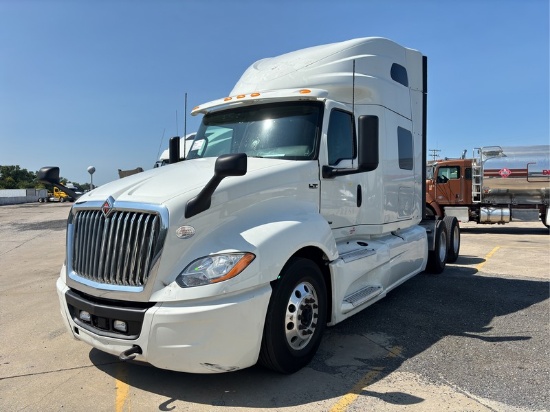 2019 INTERNATIONAL LT T/A SLEEPER