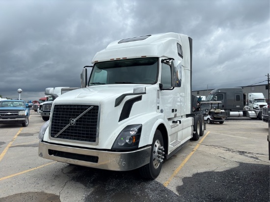 2018 VOLVO VNL64670 T/A SLEEPER