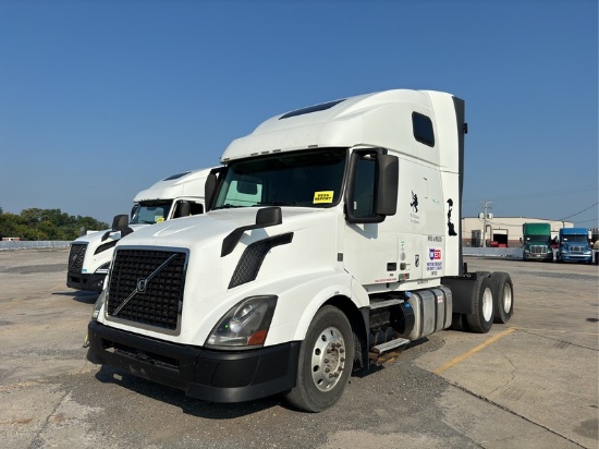 2015 VOLVO VNL T/A SLEEPER