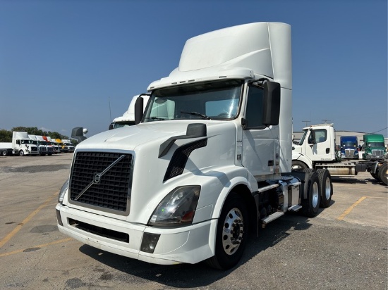 2017 VOLVO VNL T/A DAYCAB