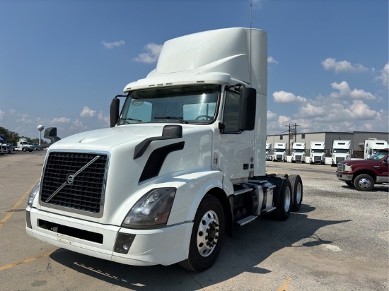 2017 VOLVO VNL T/A DAYCAB