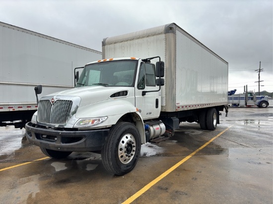 2019 INTERNATIONAL 4300 BOX TRUCK